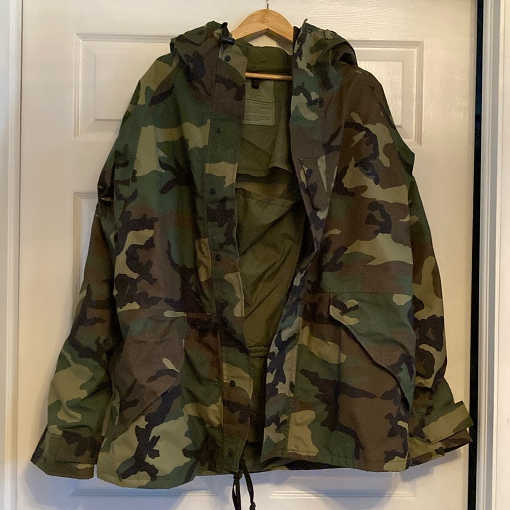 NWT - Camo Hunting Coat & Pants (L)